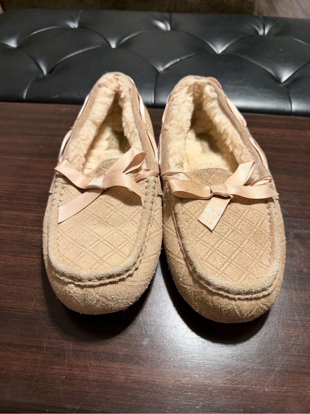UGG Women's Light Tan Suede Fleece-Lined Moccasin Slippers with Bow Size 10